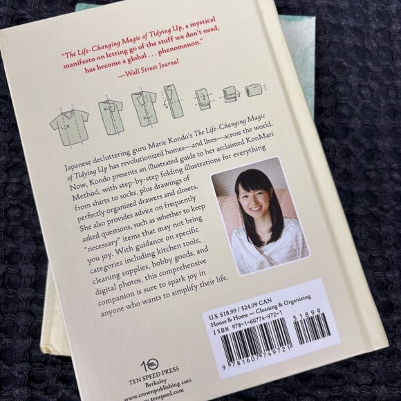 Marie Kondo Book Set - The Life-Changing Magic of Tidying Up + Spark Joy - Picture 3 of 5